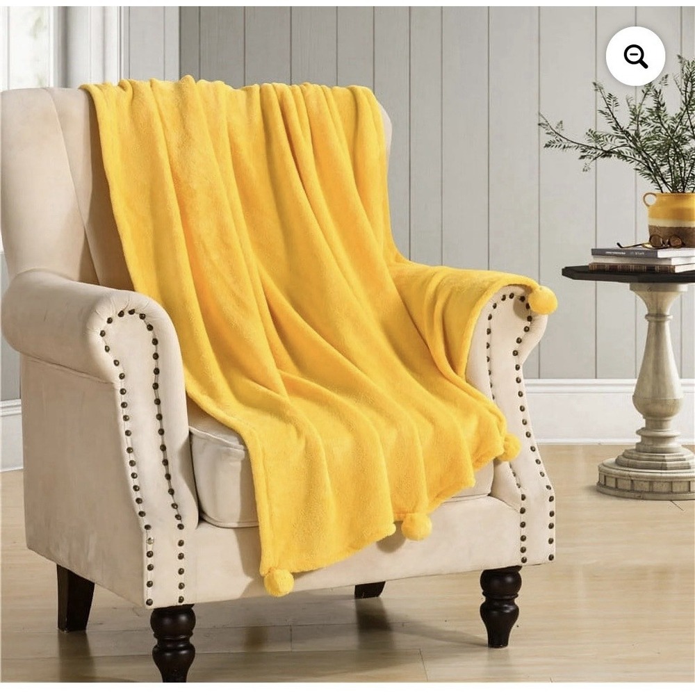 NEW! FAST SHIPPING Mainstays Lemon‎ Blanket, 50" x 70"pompom New